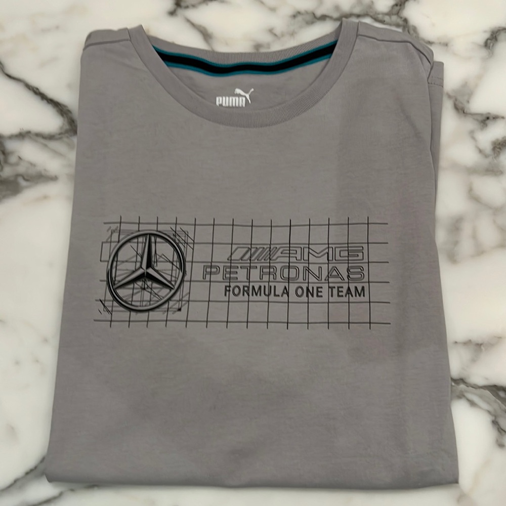 Men’s medium short sleeve shirt